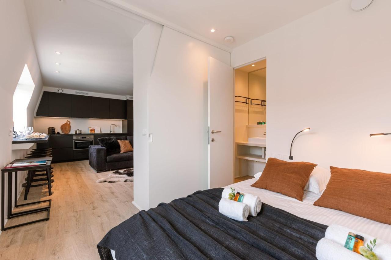 Duplex-apartment With Terrace On Location In Appartement *